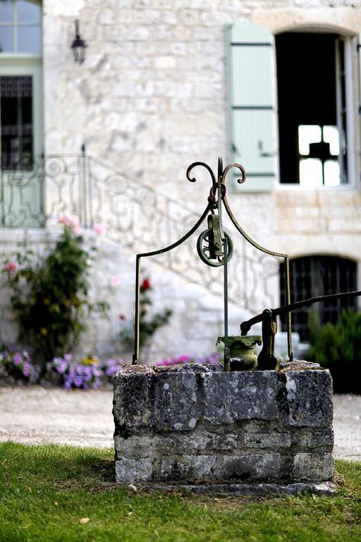 Domaine De Lamassas Bed and Breakfast Hautefage-la-Tour Exteriör bild