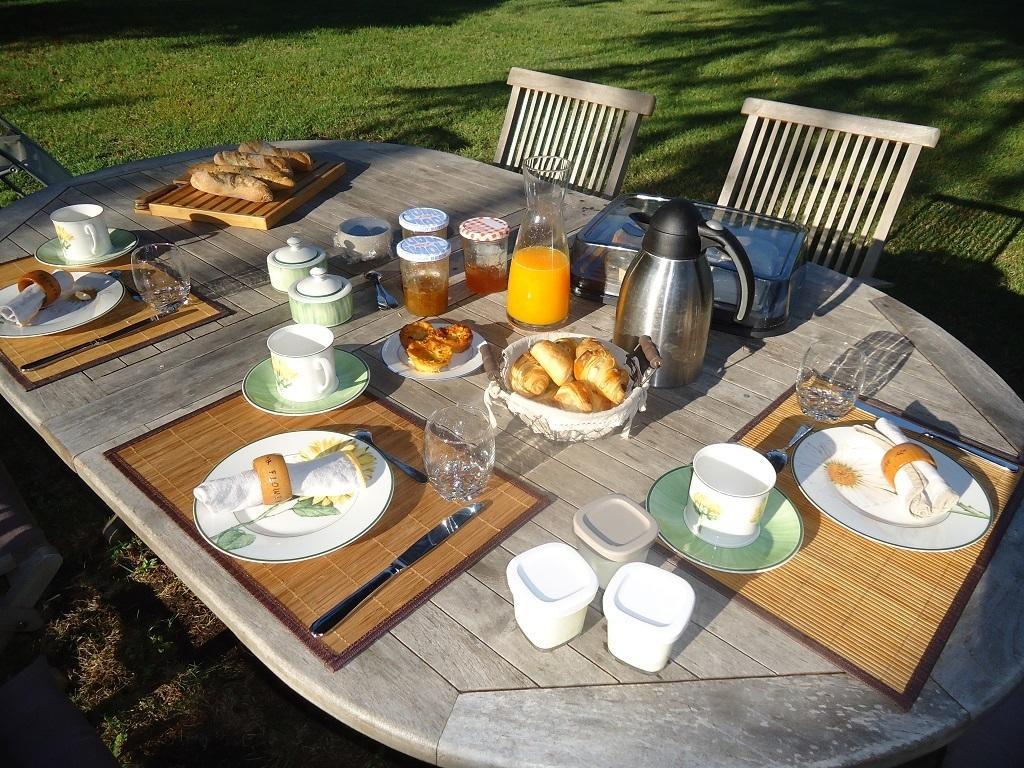 Domaine De Lamassas Bed and Breakfast Hautefage-la-Tour Exteriör bild